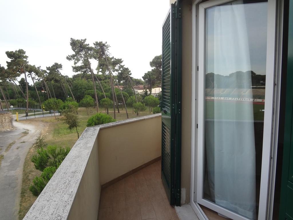 La Pineta Apartment เวียเรจโจ ภายนอก รูปภาพ